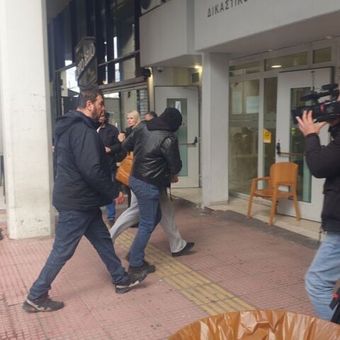 img-983efb80994a132f5e4cd810b2b6cceb-v