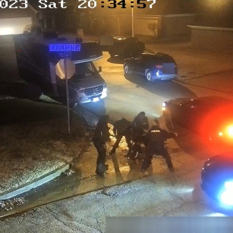 ΗΠΑ: Στη δημοσιότητα το βίντεο της βίαιης σύλληψης του Τάιρ Νίκολς - Κατηγορούνται για ανθρωποκτονία οι αστυνομικοί - Προσοχή, σκληρές εικόνες.