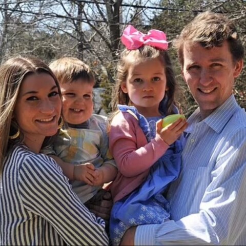 ΗΠΑ: Η Lindsay, τα δύο μεγαλύτερα παιδιά τους και ο πατέρας της οικογένειας