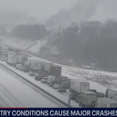 Χιόνια και παγετός στο Ουισκόνσιν - Καραμπόλα αυτοκίνητων και ουρές