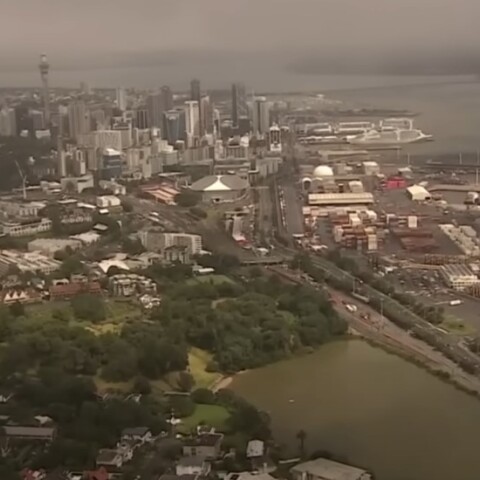 Νέα Ζηλανδία - Πλημμυρισμένοι δρόμοι και εκτάσεις στο Όκλαντ