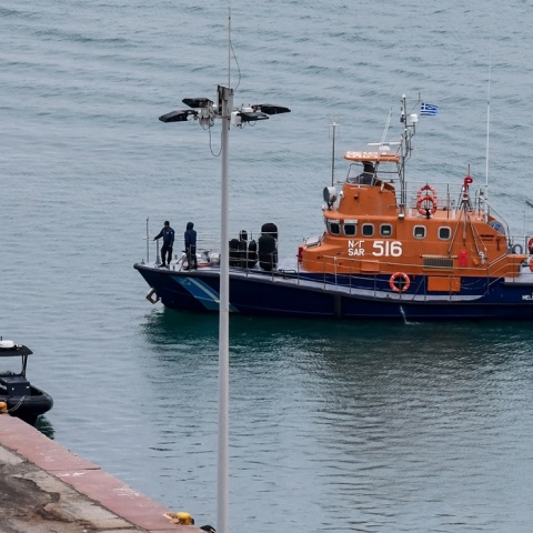 Σκάφος στις έρευνες για τον εντοπισμό του κυβερνήτη του Phantom