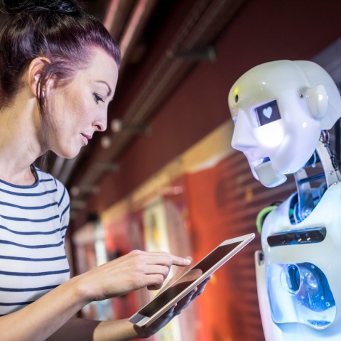 Τεχνητή νοημοσύνη: Οι εκτιμήσεις της εταιρείας Translated για το Singularity, την τέλεια μηχανική μετάφραση και τα ερωτήματα που παραμένουν αναπάντητα.