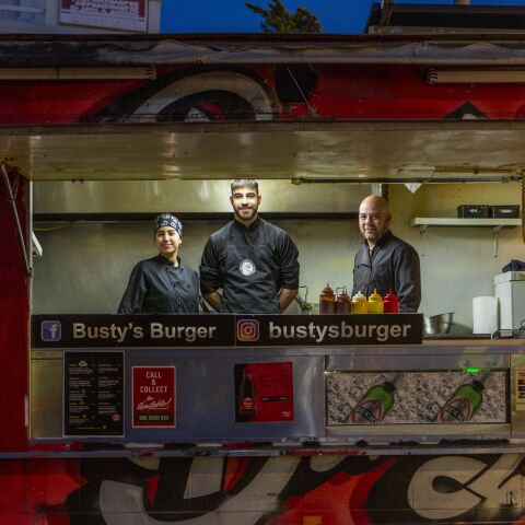 Busty’s Burger 