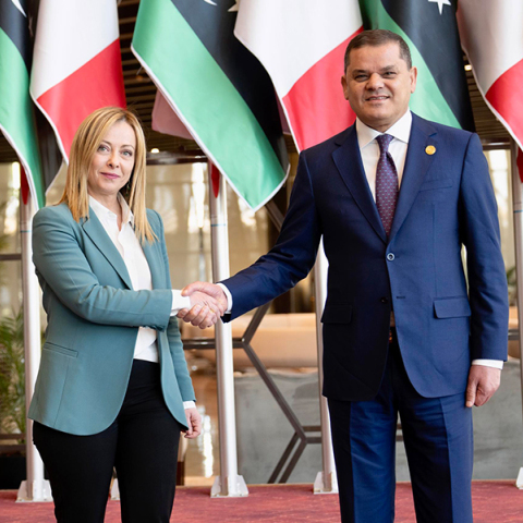 Η Πρωθυπουργός της Ιταλίας Τζόρτζια Μελόνι και ο Πρωθυπουργός της Λιβύης Αμπντούλ Χαμίντ Ντμπέιμπα