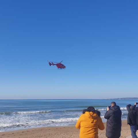 Στιγμιότυπο από τις έρευνες στην Ανδραβίδα για τον νεκρό σμηναγό