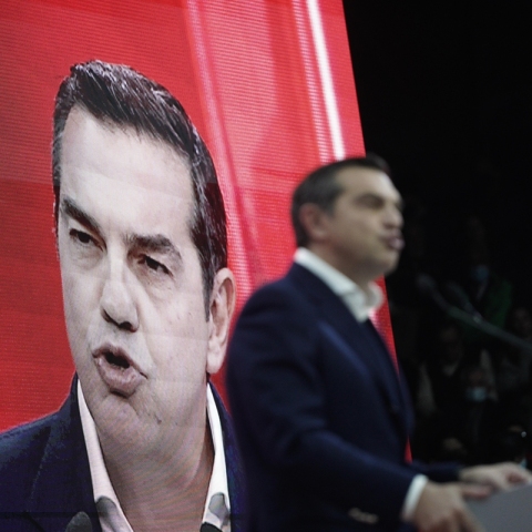 Ο Μάνος Βουλαρίνος σχολιάζει την αντιπολιτευτική στάση του ΣΥΡΙΖΑ και του Αλέξη Τσίπρα ενόψει των εκλογών.