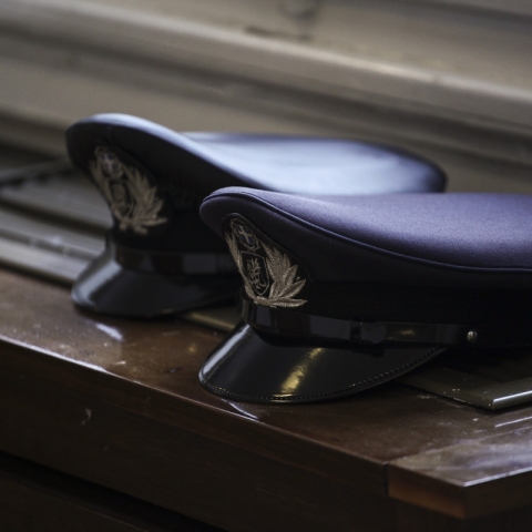 Οι κρίσεις στα σώματα ασφαλείας και το Δημόσιο, και η κατοχύρωση της αξιοκρατίας.