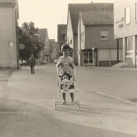 Το ντοκιμαντέρ της Κωστούλας Τωμαδάκη «Η Μητέρα του σταθμού» για τις Ελληνίδες μετανάστριες στη Γερμανία.