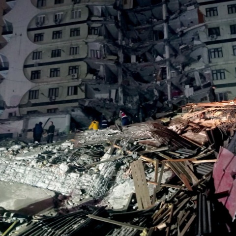 Φονικός σεισμός στα σύνορα Τουρκίας- Συρίας: Ο ποδοσφαιριστής Δημήτρης Κολοβέτσιος, που ζει στην Καισάρεια, περιέγραψε το δραματικό χρονικό. 