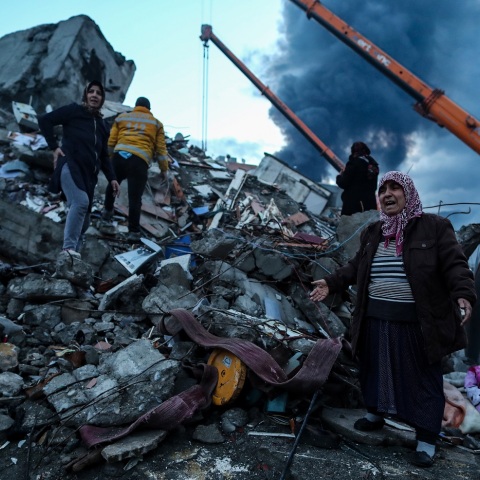 Σεισμός στην Τουρκία: Δόθηκαν στη δημοσιότητα τραπεζικοί λογαριασμοί για την αποστολή βοήθειας στις πληγείσες περιοχές από τους σεισμούς.