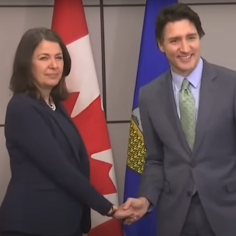 Καναδάς: Ο Τζάστιν Τριντό χαιρετά την πρωθυπουργό της Αλμπέρτα με μια αμήχανη χειραψία και γίνεται viral - Οι δύο τους έχουν σημαντικές πολιτικές διαφορές.