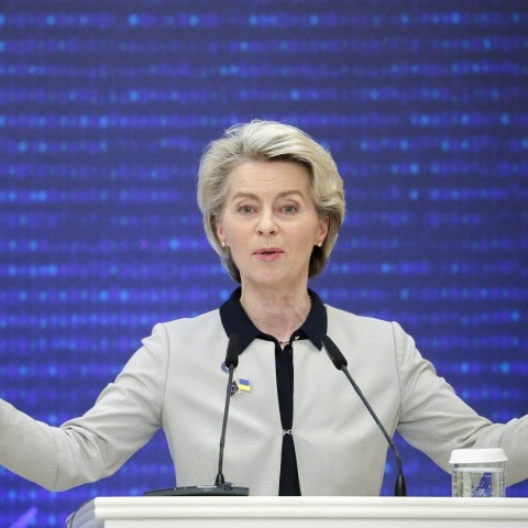 Το περιοδικό Forbes ανακήρυξε την Ursula von der Leyen «ισχυρότερη γυναίκα στον κόσμο» για το 2022 - Το προφίλ και η δράση της πρώτης γυναίκας που έγινε πρόεδρος της Ευρωπαϊκής Επιτροπής.