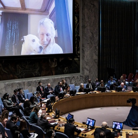 Ουκρανία για την ομιλία του Ρότζερ Γουότερς στο Συμβούλιο Ασφαλείας του ΟΗΕ: «Ένα ακόμη τούβλο στον τοίχο» της προπαγάνδας της Μόσχας.