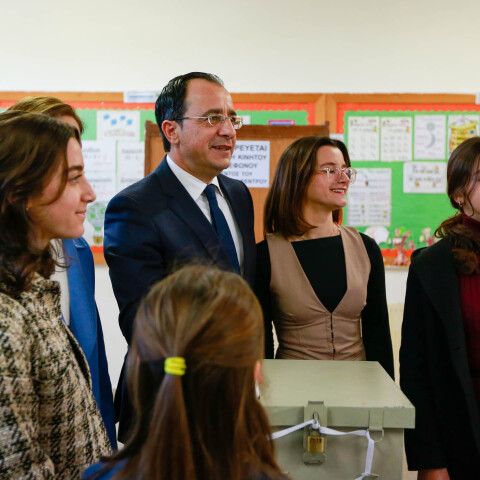 Εκλογές στην Κύπρο: Νίκος Χριστοδουλίδης και η οικογένειά του για την άσκηση του εκλογικού του δικαιώματος