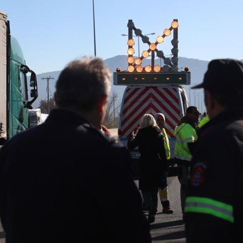 Τροχαία και ειδική σήμανση για καραμπόλα οκτώ αυτοκινήτων στη Λ. Αθηνών