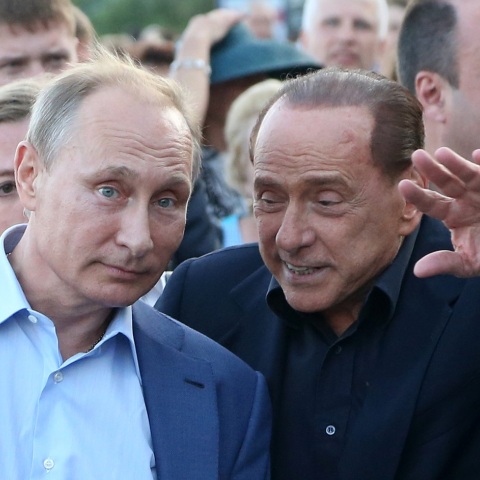 Φιλο-πουτινικές δηλώσεις του Μπερλουσκόνι και πολιτική διαμάχη