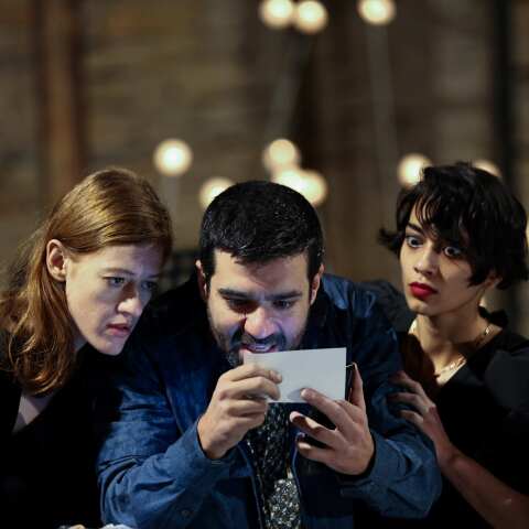 "Η αφιέρωση" σε σκηνοθεσία Χάρη Φραγκούλη