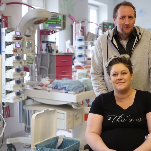 Πεντάδυμα γεννήθηκαν από μητέρα επτά παιδιών σε μαιευτήριο της Κρακοβίας στην Πολωνία - Η πορεία της υγείας τους και οι δηλώσεις των γονέων.