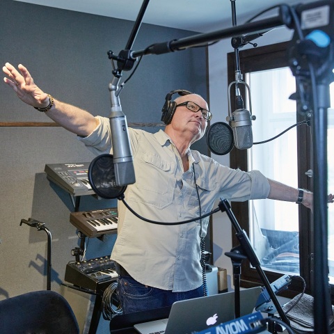 Ο τρομπονίστας Nils Landgren, υπεύθυνος για την υλοποίηση του project που περιλαμβάνει το σύνολο των μουσικών της ACT, μιλάει για τις όμορφες και τις απαιτητικές στιγμές του τριπλού cd και της sold out βραδιάς στη Philharmonie.