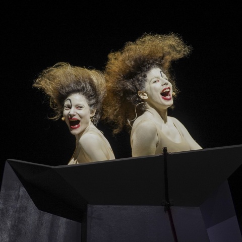 "Όχι εγώ": οι Έλλη Ιγγλίζ και Έβελυν Ασουάντ στο έργο του Μπέκετ στην Εναλλακτική Σκηνή της ΕΛΣ