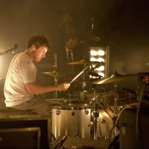 Ο ντράμερ των Arctic Monkeys, Matt Helders, σώζει την αγαπημένη παμπ του Σέφιλντ