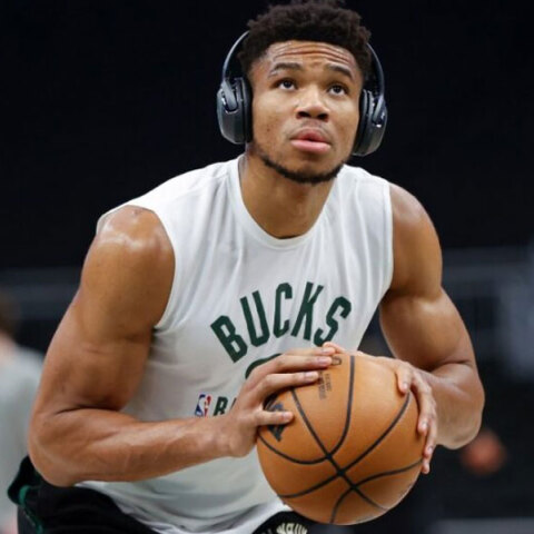 giannis-antetokounmbo