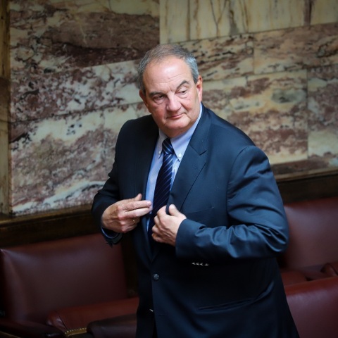 Ας μιλήσουμε εμείς για τον Κώστα Καραμανλή