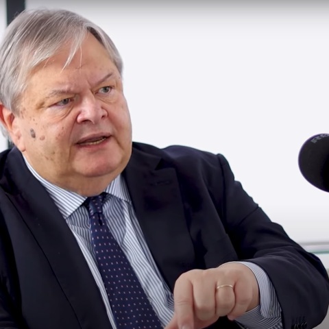 Νέο επεισόδιο της σειράς diaNEOsis Podcasts «Με Απλά Λόγια» - Ο Ευάγγελος Βενιζέλος συζητά με τον Θοδωρή Γεωργακόπουλο για το Σύνταγμα της Ελλάδας.