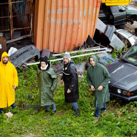 Ελληνική πρεμιέρα για την "Αρκουδοράχη" από την ομάδα ΠΥΡ στο Δημοτικό Θέατρο Πειραιά