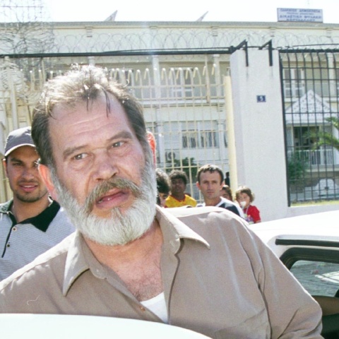 Ο Νίκος Κοεμτζής την ημέρα της αποφυλάκισής του