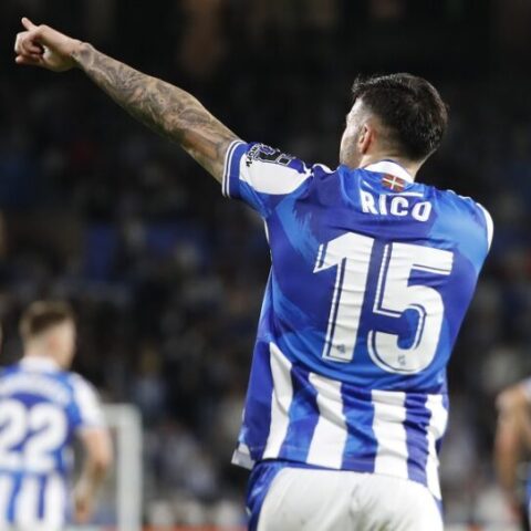 Ο Ντιέγκο Ρίκο μίλησε αποκλειστικά στο Debut.gr για τα πρώτα χρόνια της καριέρας του, τη μεταγραφή του στην Αγγλία αλλά και τους στόχους του με τη Ρεάλ Σοσιεδάδ.