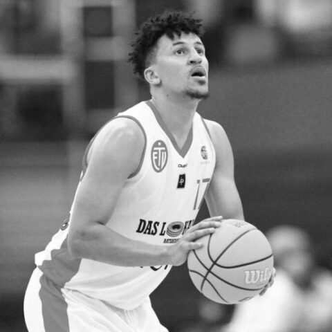 Θλίψη το γερμανικό και ευρωπαϊκό μπάσκετ, καθώς ο Μουμπάρακ Σαλάμι άφησε την τελευταία του πνοή σε αυτοκινητιστικό δυστύχημα.