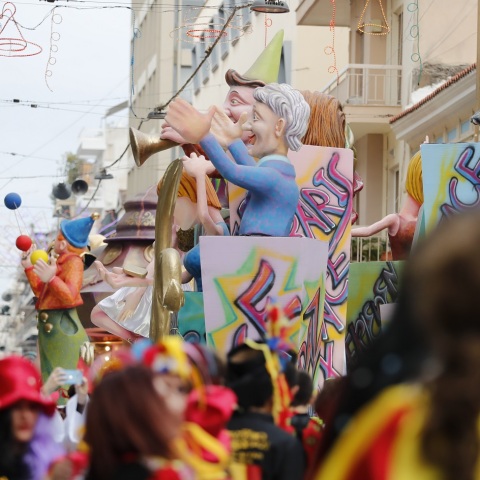 Καρναβάλι στην Πάτρα: Συνελήφθησαν με χασίς και χάπια δύο στρατιωτικοί - Η αστυνομία έχει προχωρήσει σε δεκάδες συλλήψεις για παράνομες ουσίες.