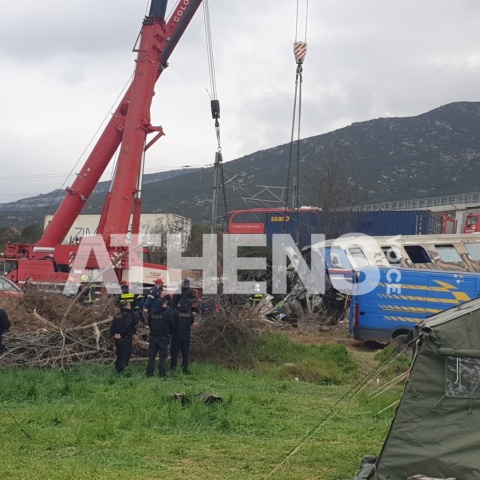 Σε εξέλιξη η επιχείρηση για τον εντοπισμό και τη διάσωση εγκλωβισμένων