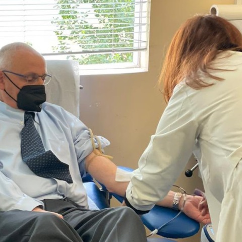 Σύγκρουση τρένων στα Τέμπη: Ο πρέσβης του Ισραήλ Νόαμ Κατς έδωσε αίμα για τους τραυματίες - Συλλυπητήρια και από το Κεντρικό Ισραηλιτικό Συμβούλιο Ελλάδος.