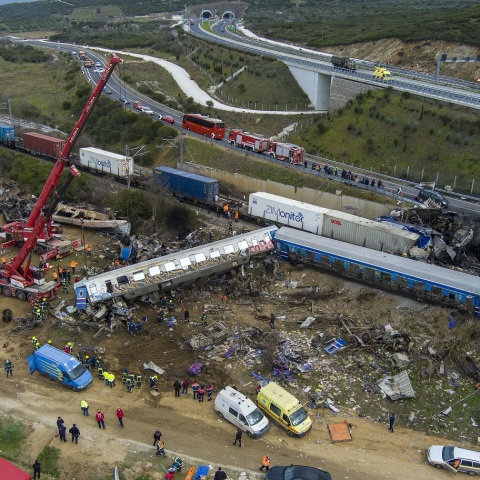 Σύγκρουση τρένων στα Τέμπη: Εναέρια φωτογραφία από τον τόπο του δυστυχήματος