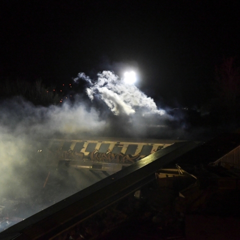 Το πολύνεκρο σιδηροδρομικό δυστύχημα στα Τέμπη, οι δύο όψεις της χώρας, η ανάγκη απόδοσης ευθυνών.