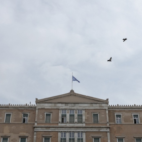 Αιχμάλωτοι του πολιτικού συστήματος της κακιάς ώρας