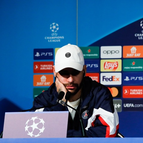 Σε χειρουργική επέμβαση θα υποβληθεί ο Νεϊμάρ – Ο Βραζιλιάνος σταρ της Παρί Σεν Ζερμέν θα μείνει 3-4 μήνες εκτός γηπέδων και χάνει το υπόλοιπο της σεζόν.