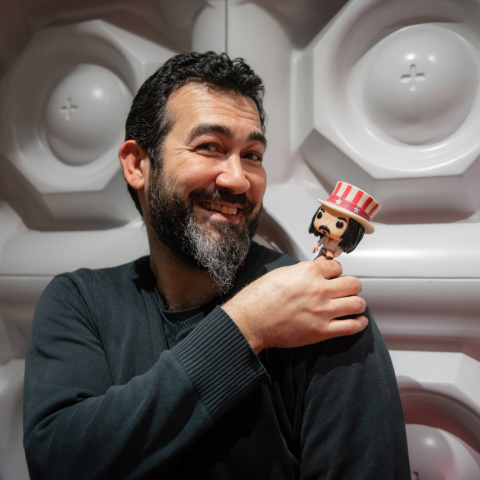 Επίσκεψη στο Studio Aspiotis: Ο ιδιοκτήτης του στούντιο, συνθέτης και μουσικός παραγωγός, Γιώργος Ασπιώτης, μιλά για τη διαδικασία ηχογράφησης, την παραγωγή και την ολοκλήρωση ενός άλμπουμ.