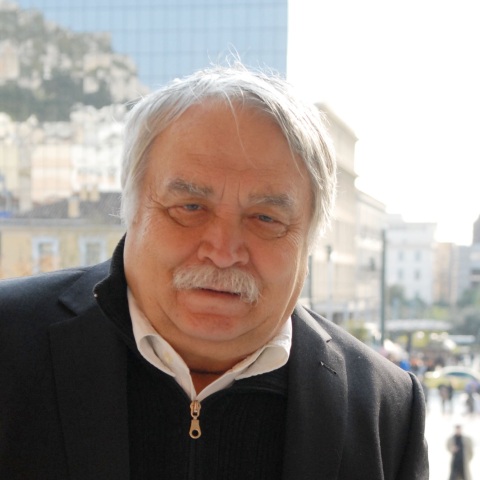 Λάκης Παπαστάθης: Έφυγε από τη ζωή ο βραβευμένος κινηματογραφιστής - Η ΕΡΤ τιμά τη μνήμη του με σειρά ειδικών προβολών την Τετάρτη 8 και την Πέμπτη 9 Μαρτίου.