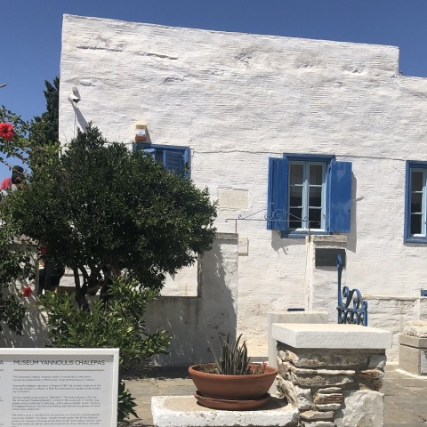 Αναβαθμίζονται η Σχολή Μαρμαροτεχνίας και η οικία Χαλεπά στην Τήνο - Λίνα Μενδώνη: Ενισχύεται η σπουδαία παράδοση του νησιού στον τομέα της μαρμαροτεχνίας.