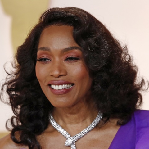 Όσκαρ 2023: Η απογοητευμένη αντίδραση της Άντζελα Μπάσετ για την απώλεια του Όσκαρ Β' Γυναικείου Ρόλου από τη Τζέιμι Λι Κέρτις γίνεται viral.