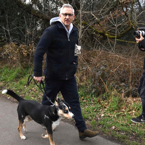 Επιστρέφει στη θέση του ως παρουσιαστής του ιστορικού «Match of the Day» ο Γκάρι Λίνεκερ - Είχε απομακρυνθεί για κριτική στη μεταναστευτική πολιτική των Τόρις.