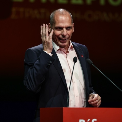 Γιάνης Βαρουφάκης: Ο γραμματέας του ΜέΡΑ 25 μίλησε για την επίθεση που δέχθηκε στα Εξάρχεια - «Δεν ήταν 17χρονος» - Δίωξη ακήθηκε κατά του συλληφθέντα. 