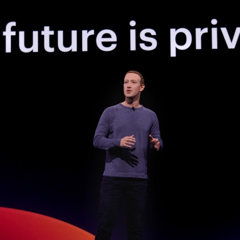 Meta: Ο τεχνολογικός κολοσσός του Μαρκ Ζούκερμπεργκ που κατέχει το Facebook, το Instagram και το WhatsApp, ανακοίνωσε πως απολύει ακόμη 10.000 υπαλλήλους.