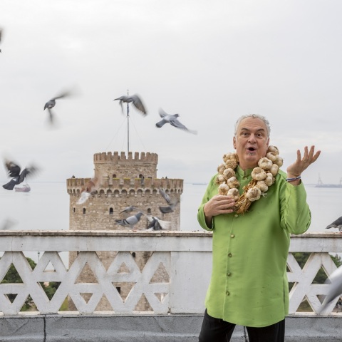 Συνέντευξη: Ο Διογένης Δασκάλου μιλάει στην ATHENS VOICE πριν τη νέα παράστασή του με τους Monie & Monie Conniente «Έλα σε λέω».