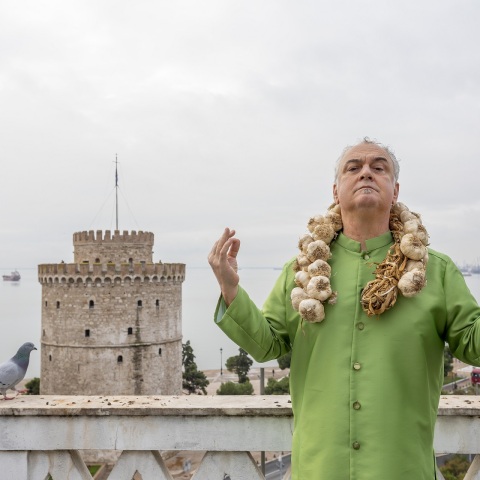 Συνέντευξη: Ο Διογένης Δασκάλου μιλάει στην ATHENS VOICE πριν τη νέα παράστασή του με τους Monie & Monie Conniente «Έλα σε λέω».