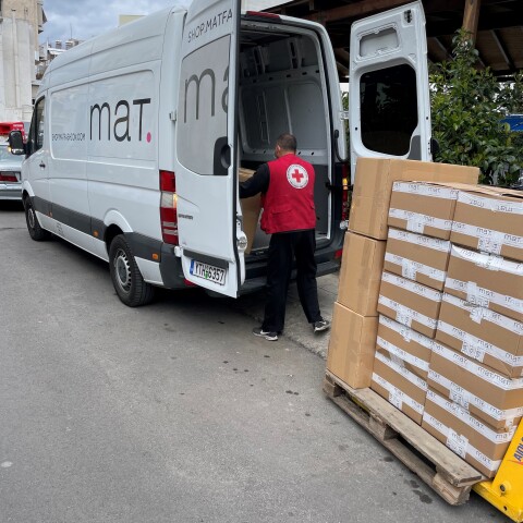 mat-fashion-ellinikos-erythros-stauros